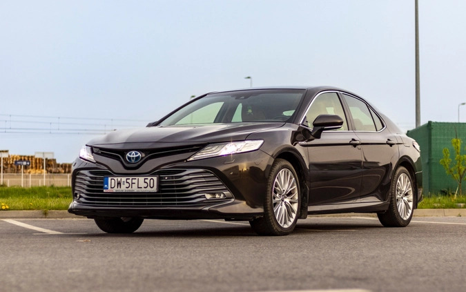 Toyota Camry cena 96900 przebieg: 174000, rok produkcji 2019 z Wrocław małe 781